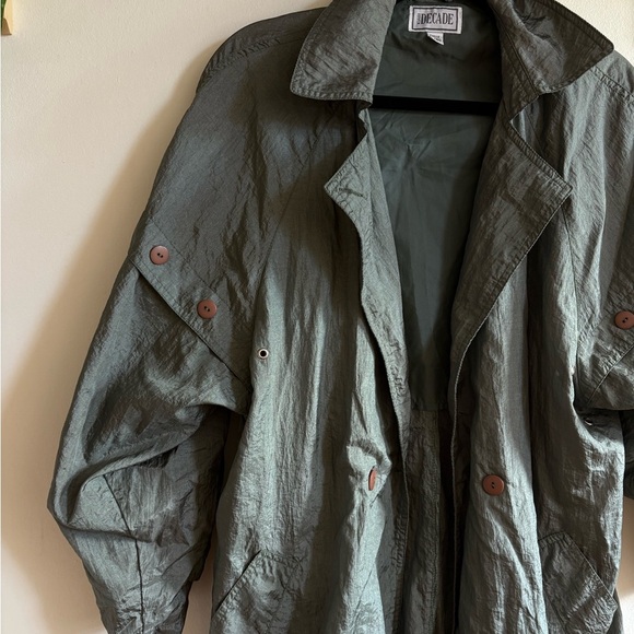 Vintage Decade Lightweight Trench Coat – Oversized Fit - Picture 5 of 6